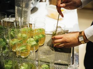 Benutzt man anstelle von Rum, den sardischen Likör „Mirto“, so wird aus einem klassischen „Mojito“ ein „Mojirto“ Benutzt man anstelle von Rum, den sardischen Likör „Mirto“, so wird aus einem klassischen „Mojito“ ein „Mojirto“