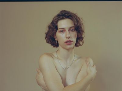 King Princess, buergerlich Mikaela Straus ist eine US-amerikanische Singer-Songwriterin, Popmusikerin und Multiinstrumentalistin