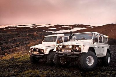Island Jeeps Offroad in den Bergen