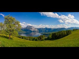 Auf Hauser Exkursionens Zehn-Seen-Rundfahrt durchs österreichische Salzkammergut absolvieren Radler etwa 365 Kilometer Strecke in einer Woche, auf Wunsch auch mit dem E-Bike Auf Hauser Exkursionens Zehn-Seen-Rundfahrt durchs österreichische Salzkammergut absolvieren Radler etwa 365 Kilometer Strecke in einer Woche, auf Wunsch auch mit dem E-Bike