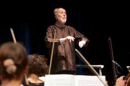 Siegfried Matthus wuerdigt den großen Dirigenten Kurt Masur waehrend des Sonderkonzerts zum Jubilaeum des 20. Usedomer Musikfestivals