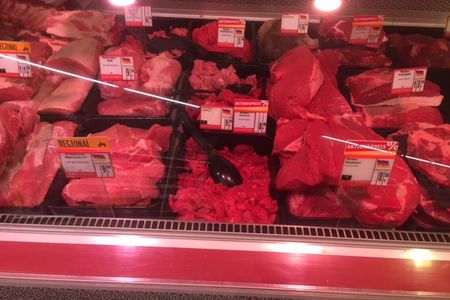 LIDL macht es vor - Jetzt zeigt der Handel der Politik, dass eine Haltungskennzeichung fuer Fleisch moeglich und machbar ist