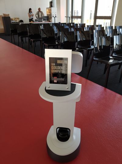 Probelauf fuer den Home Care Robot Temi von Medisana beim Goldenen Computer