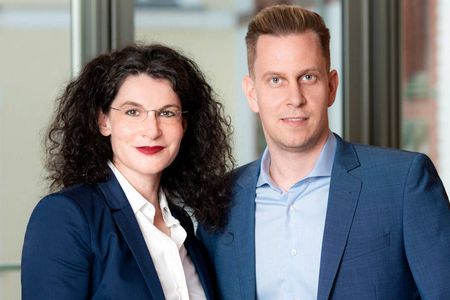 Douglas-CEO Tina Mueller und Parfumdreams-Geschaeftsfuehrer Kai Renchen