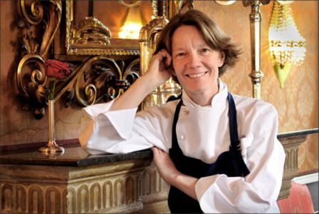 Erika Bergheim kuenftig mit ihrer bewaehrten Kuechencrew im Hugenpoettchen.