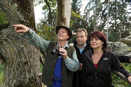 Besonders im Spaetherbst finden Suedtirols Bauern oftmals Zeit, mit ihren Gaesten Wanderungen direkt ab Roter Hahn Hof zu unternehmen