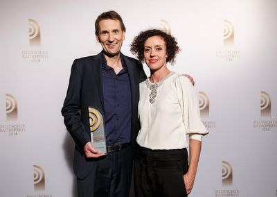 Kristian Thees von SWR 3 mit Laudatorin Maria Schrader