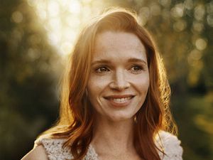 Karoline Herfurth ist ab April für Weleda im Einsatz Karoline Herfurth ist ab April für Weleda im Einsatz