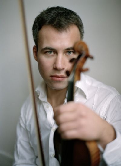 Gastdirigentin Karen Kamensek und Geiger Sasha Rozhdestvensky beim Sinfonieorchester Wupptertal