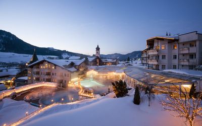 Das 5-Sterne Wellnesshotel in Achenkirch ist ein Kraftplatz inmitten der oesterreichischen Alpen mit weitläufiger Wellness-Landschaft