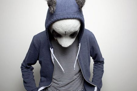Cro ist ein Phänomen. Der Stuttgarter Rapper, Produzent und Designer hat sich mit seiner ganz eigenen musikalischen Vision innerhalb kürzester Zeit zu einem der wichtigsten Künstler des Landes entwickelt.