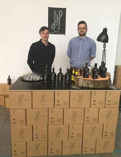 Heiko Hoos stellte seine neueste Gin-Kreation auf der Messe vor