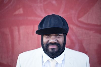 Gregory Porter ibt Konzert auf dem Festival jazzopen stuttgart