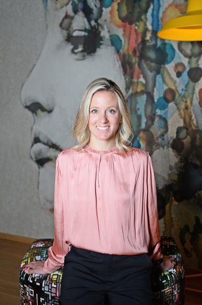 Anna Heuer ist Verbandsgeschäftsführerin der HSMA, Hotelstrategin und Trend – sowie Wirtschaftsexpertin