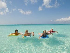 Die Beaches Resorts in der Karibik laden im Rahmen ihres All Inclusive Angebots auch kleine Gaeste ein zu vielseitigen Wassersport Aktivitäten Die Beaches Resorts in der Karibik laden im Rahmen ihres All Inclusive Angebots auch kleine Gaeste ein zu vielseitigen Wassersport Aktivitäten