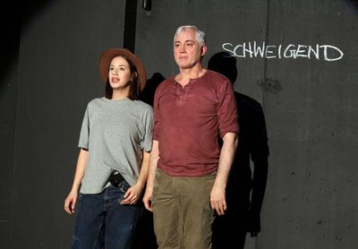 Alice Zikeli und Juergen Lorenzen in dem Schauspiel Bilder deiner großen Liebe