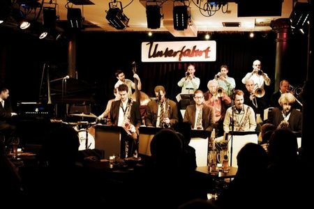 The Uptown Jazz Orchestra gibt Konzert im Jazzclub Unterfahrt