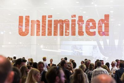 Unlimited auf der Art Basel Publikumsmagnet zum Eroeffnungstag