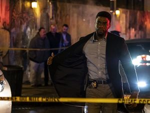 Chadwick Boseman erhaelt in 21 BRIDGES eine Chance zur Wiedergutmachung, er soll die Taeter schnappen Chadwick Boseman erhaelt in 21 BRIDGES eine Chance zur Wiedergutmachung, er soll die Taeter schnappen