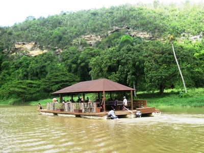 Fahrt auf Fluss Tanama