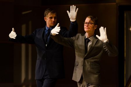 Heisse Sohlen Schauspiel mit Tanz