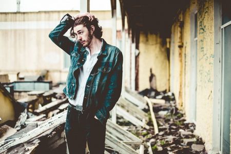 Hozier gibt Konzert in Koeln
