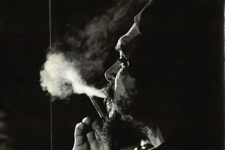Osvaldo Salas Che fumano, 1964 aus der Skrein Photo Collection.