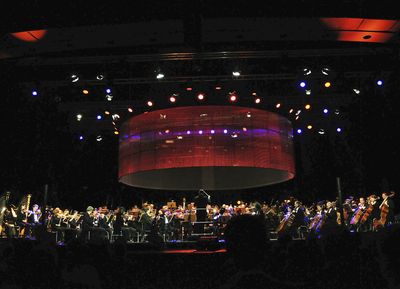Das jährliche „Music Discovery Project“ ist eines von vielen Angeboten des hr-Sinfonieorchesters, das jungen Menschen einen Zugang zu klassischer Musik eröffnet. In den vergangenen Jahren waren dabei unter anderem DJ Tom Wax und Boris Alexander, Mousse T., Paul van Dyk, Martin Grubinger, „Blumentopf“, „2raumwohnung“, „Ganz Schön Feist“ und Martin O. musikalische Partner des hr-Sinfonieorchesters.
