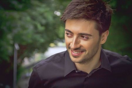 Antonin Mendez gibt sein Debuet mit dem hr-Sinfonieorchester bei Konzert in Frankfurt