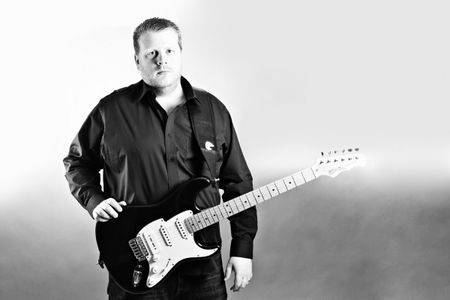 Musik/Konzert Rock/Pop: Bluesrock-Schwergewicht Danny Bryant mit neuem Studioalbum auf „Hurricane”-Tournee