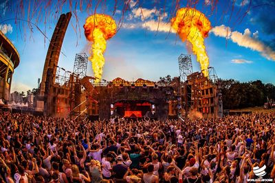 Die Zombie Stage, noch pompoeser, noch brachialer, noch effektvoller als bei der erfolgreichen Premiere 2018