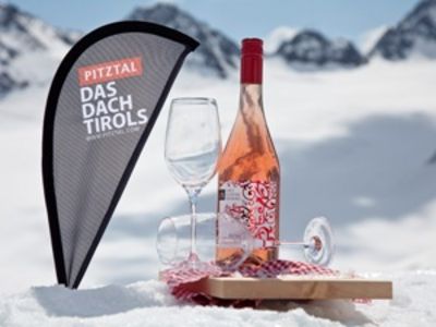 Das exklusive Wein-Event auf dem Dach Tirols praesentiert kulinarische Koestlichkeiten und ist ein Hoehepunkt für Genießer aus aller Welt
