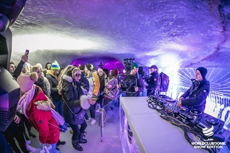 Faszinierende Bilder eines spektakulaeren Events mit rund 140 Prominenten WorldClubbern