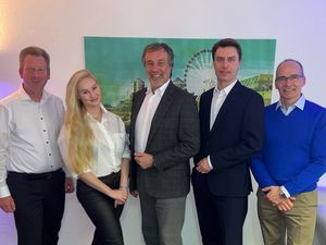 v.l.n.r.: Torsten Kottlarz, Natalie Gertzen, Dieter Woitscheck, Markus Kunkel, Wolfgang Reiss v.l.n.r.: Torsten Kottlarz, Natalie Gertzen, Dieter Woitscheck, Markus Kunkel, Wolfgang Reiss