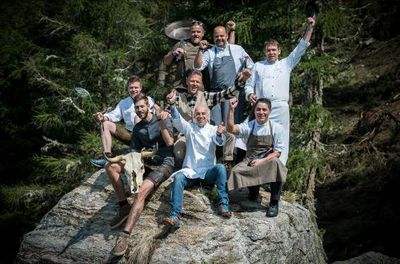 Bei The Unplugged Taste toben sich fuenf Suedtiroler und zwei internationale Top-Koeche auf der Gompm Alm oberhalb von Schenna kreativ aus