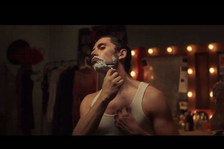 Schauspieler Paco León im Gillette-Spot