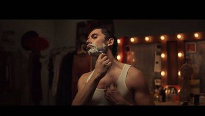 Schauspieler Paco León im Gillette-Spot