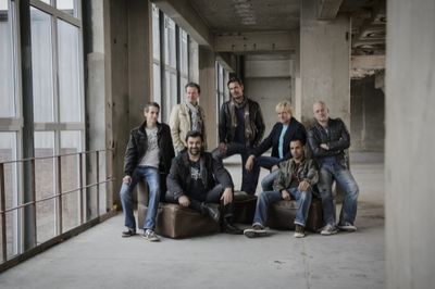 Deutschsprachiger 'Seelen Pop': Viel Soul, Elemente aus Pop, R&B und Hip-Hop, abgerundet durch eine rockige Note - Debütalbum der Kölner Seelen "IM WESTEN WAS NEUES!"
