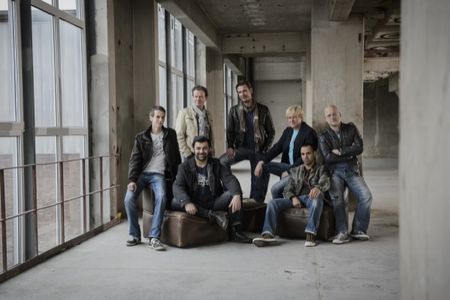 Deutschsprachiger 'Seelen Pop': Viel Soul, Elemente aus Pop, R&B und Hip-Hop, abgerundet durch eine rockige Note - Debütalbum der Kölner Seelen "IM WESTEN WAS NEUES!"
