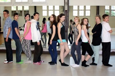 Tanzgruppe Montessorischule nimmt bei Sacre du Printemps teil