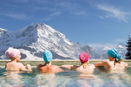 Parkhotel Bellevue - Badende im Winter