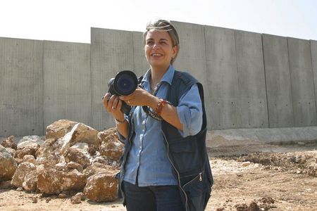Der Anja Niedringhaus Preis 2015 geht an die amerikanische Fotojournalistin Heidi Levine.