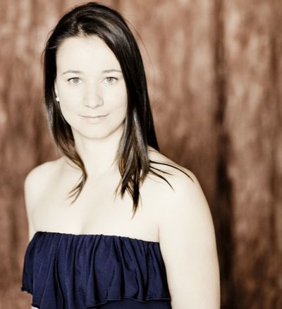 Christina Landshamer ist Sopranistin und gibt ihr Debuetrecital in der Philharmonie Essen 2013