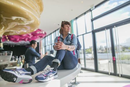 Stil nHow Puma Replay Jeans und Schuhe Damen