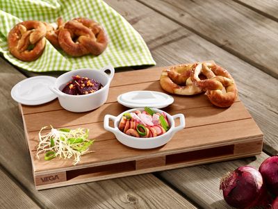 Bayrische Tapas: Brezn und Wurstsalat