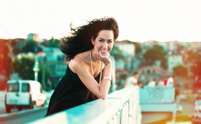 Defne Sahin gibt Konzert im Jazzclub Unterfahrt