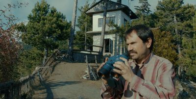 Film Watchtower Nihad mit Fernglas Film Watchtower Nihad mit Fernglas