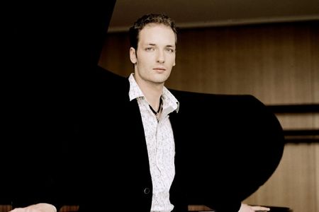 Nikolai Tokarev ist Pianist