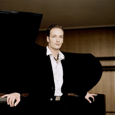 Nikolai Tokarev ist Pianist