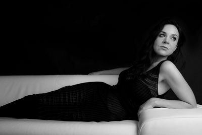 Nina Bradlin ist Saengerin, Schauspielerin, Sprecherin und Regisseurin.
